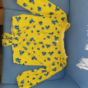 Super cute off shoulder top